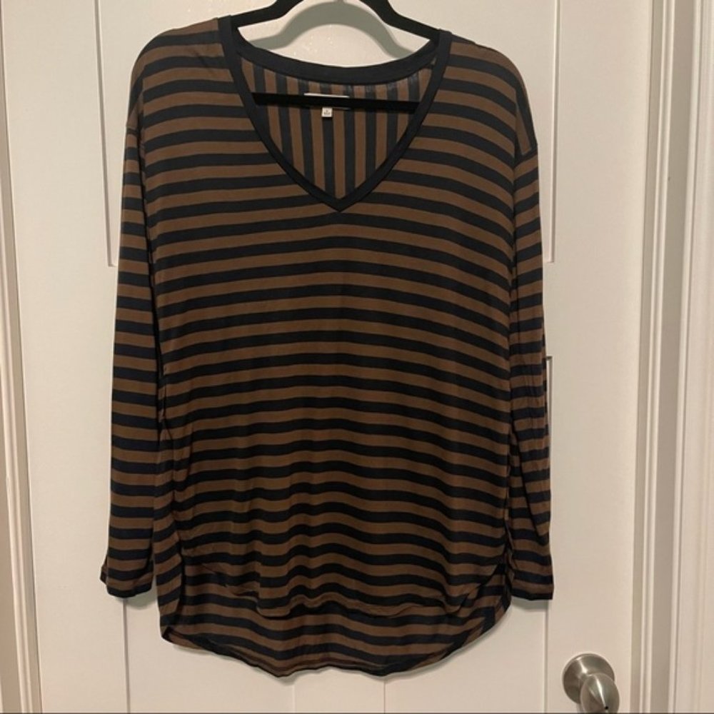 Madewell size small brown and black striped long sleeve t-shirt!